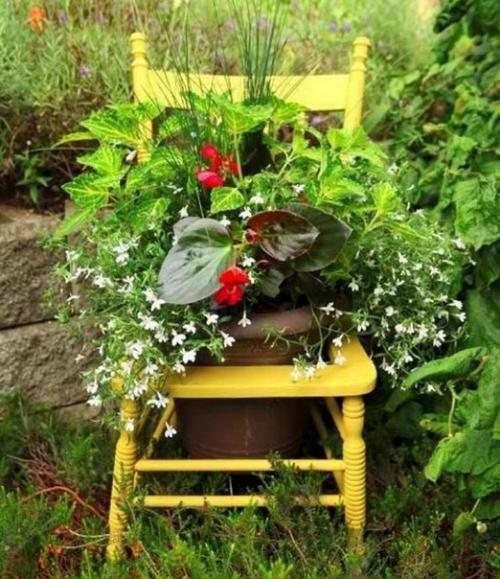 Что делать из старым стулом, который давным давно пылится на чердаке или в сарае? 01