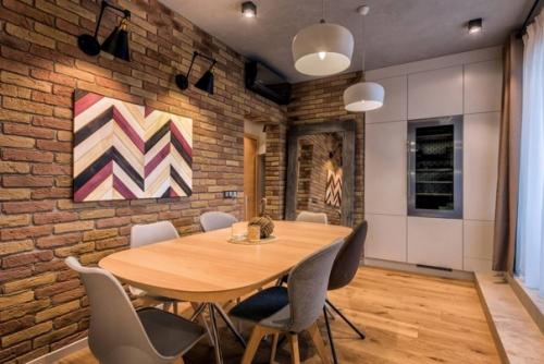 Лофт - интерьер кухни - гостиной нестандартной формы. 08