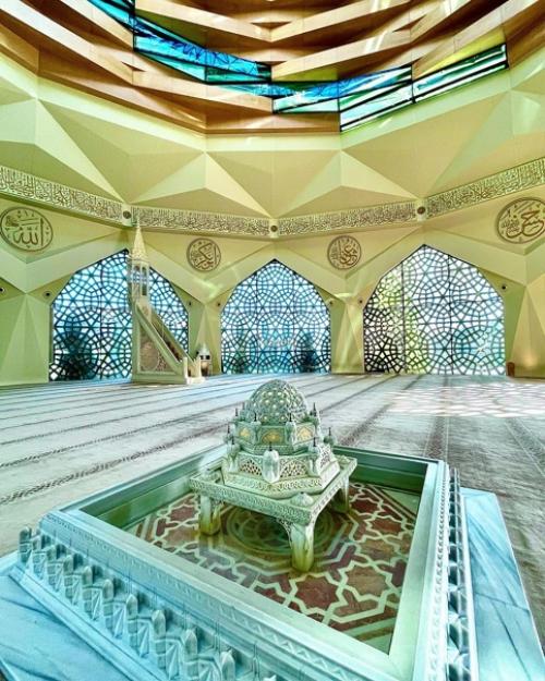 Шакирин - уникальная стеклянная мечеть в Турции. 02