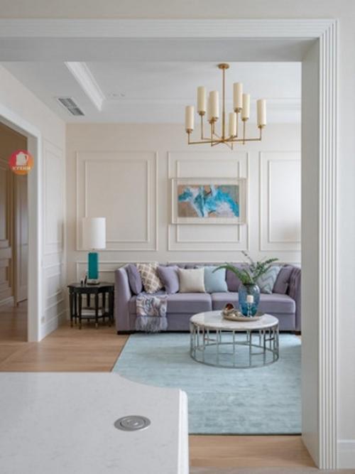 Чудесный элегантный интерьер кухни - столовой и гостиной в американском классическом стиле! 05