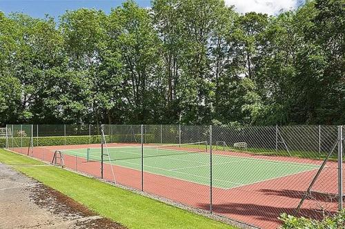 Звезды сериала Игра Престолов (The Game of Thrones) кит харингтон и Роуз Лесли встречаются уже около пяти лет. 07