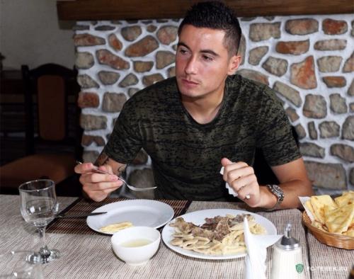 Албанские легионеры Терека познакомились с национальной кухней Чечни. 01