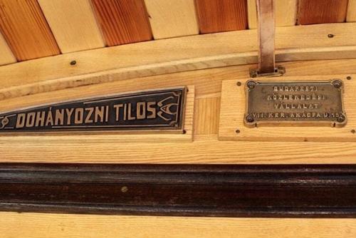 Трамвайный антиквариат.  Летом, по выходным дням, по улицам Будапешта ездят старинные трамваи. 06