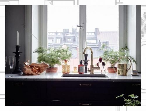 Темный цвет стены. 08