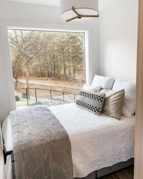 Лаконичный интерьер небольшого загородного дома.