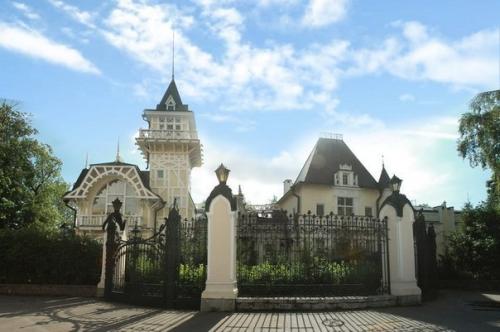 Летняя прогулка по заброшенным особнякам Петербурга. 06