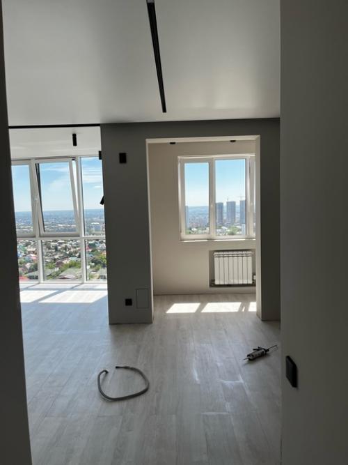 Это была однокомнатная квартира в ЖК Академический. 02