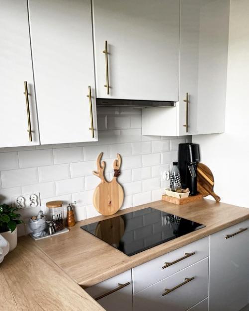 Светлая квартира с красивой мебелью и живыми растениями. 04