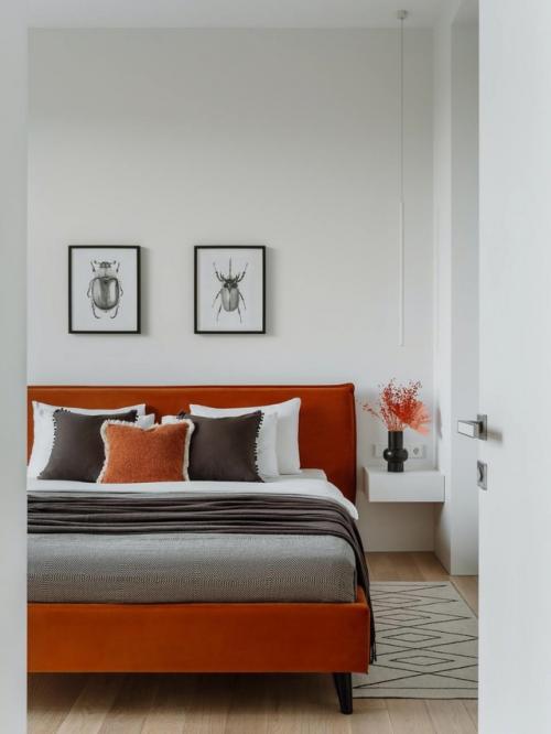 Квартира, которая нашлась случайно, сразу покорила своим светом и простором. 03