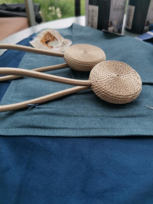 С тех пор, как начала интересоваться интерьером, усвоил одно правило: выбор цвета мы начинаем с текстиля. 01