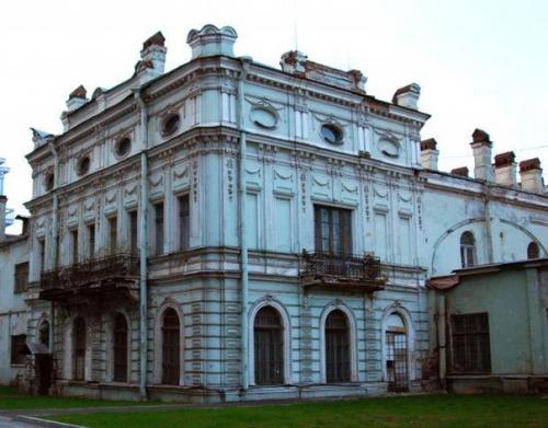 Летняя прогулка по заброшенным особнякам Петербурга. 02