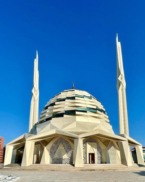 Шакирин - уникальная стеклянная мечеть в Турции. 01