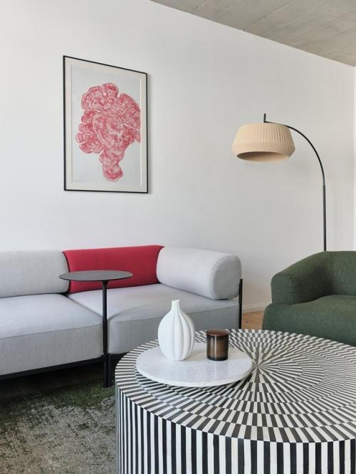 Проект создавался дистанционно - между двумя странами и взглядами на комфорт. 01