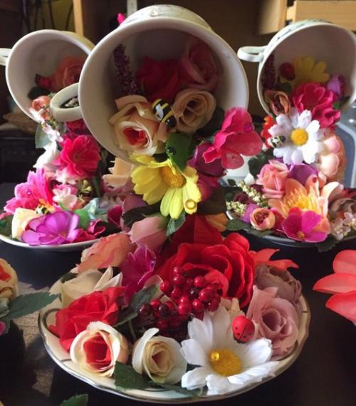 Топиарий Цветочный Водопад отлично впишется в интерьер вашей гостинной, спальни или даже кухни. 03