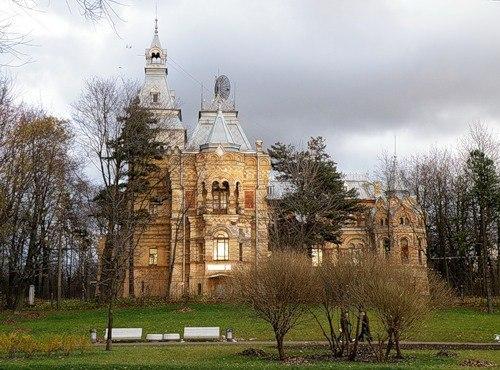 Летняя прогулка по заброшенным особнякам Петербурга. 03