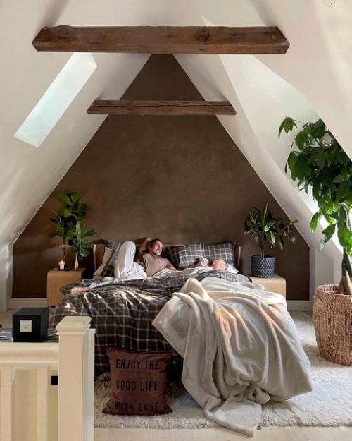 Темой этого дома является природа, за цветовую основу которого был взят зелёный и коричневый цвета. 06