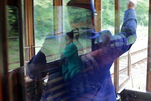 Трамвайный антиквариат.  Летом, по выходным дням, по улицам Будапешта ездят старинные трамваи. 04