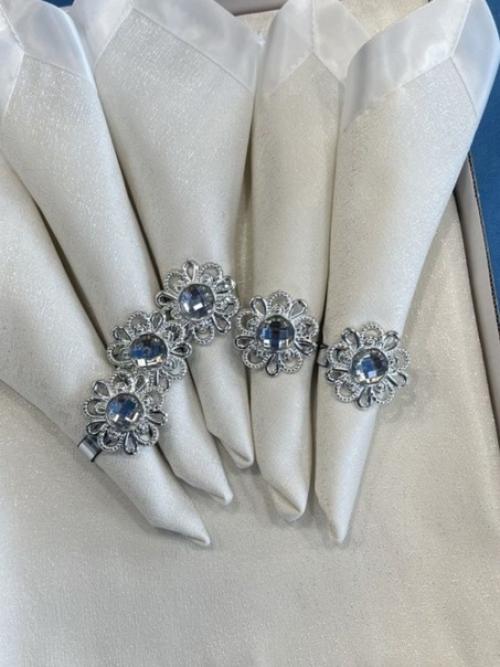 Скатерть тканевая жаккардовая на стол 150 х 205 см с салфетками 30 х 31 см (8 шт. ) и декоративными кольцами (8 шт.. 03