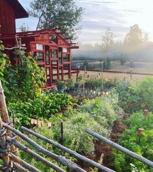 Уютная сельская жизнь на ферме рукодельницы в Швеции. 07