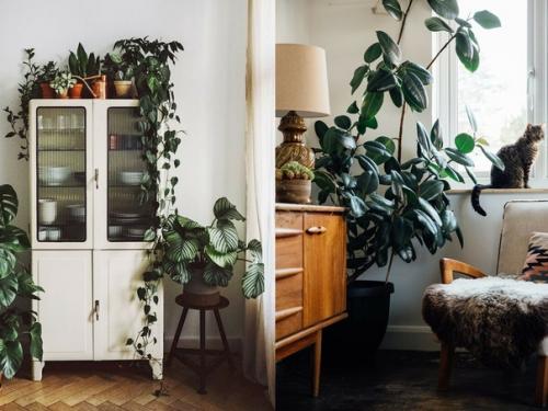 Светильники причудливых форм, удобная дизайнерская мебель прошлого столетия, тумбы на высоких ножках, мебель советской эпохи. 04