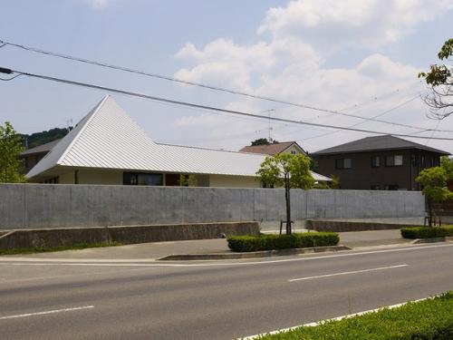 Современный дом - крепость в Японии. 03