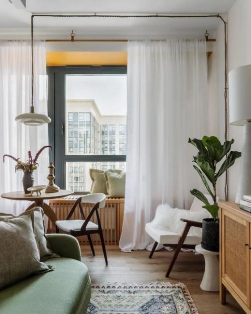 Хозяйка квартиры - молодая девушка, стилист. 08