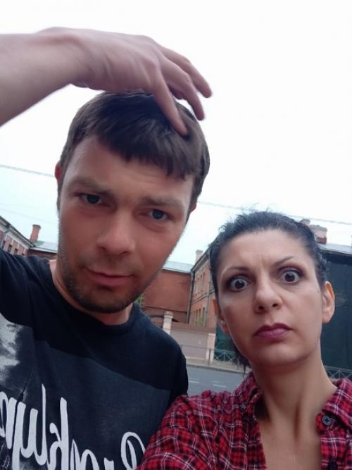 Для счастья не надо почти ничего или всего и побольше. 03