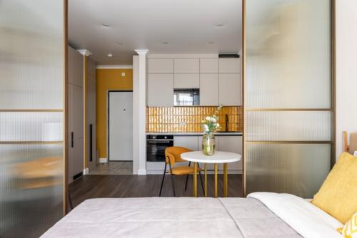 Интерьер квартиры - студии 29 м 2 в ЖК любовь и голуби в Москве. 01