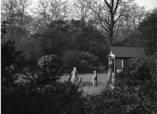 Невероятный дом детства королевы Елизаветы, который подвергся бомбардировке. 02