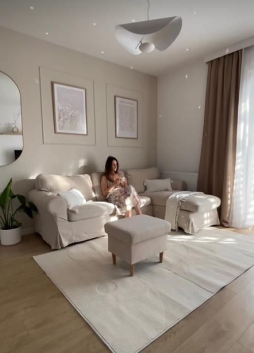 Дизайн этого дома ещё раз доказывает, что настроение, атмосферу и красоту интерьер получает благодаря декору. 03