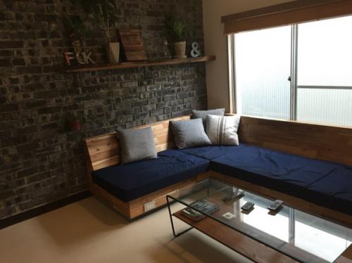 Ну что, как думаете, кем работают эти ребята? 01