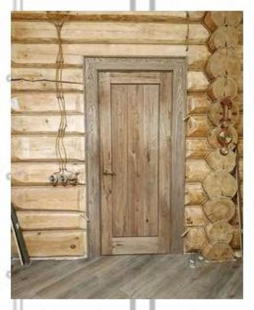 Актуальный тренд в интерьере загородных домов: двери, у которых лицевая часть дверного полотна изготовлена из спила - слэба массива дуба. 01
