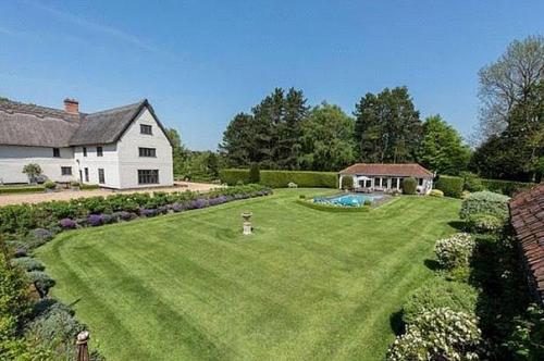 Звезды сериала Игра Престолов (The Game of Thrones) кит харингтон и Роуз Лесли встречаются уже около пяти лет. 06