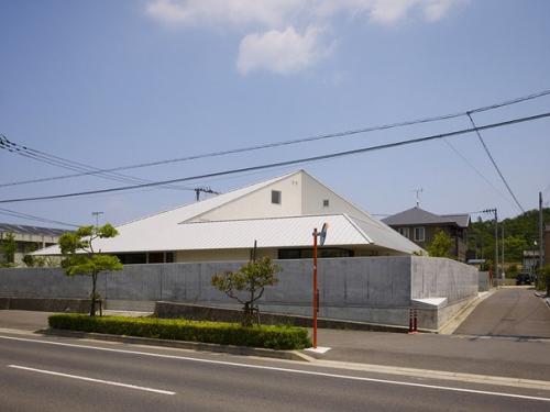 Современный дом - крепость в Японии. 02