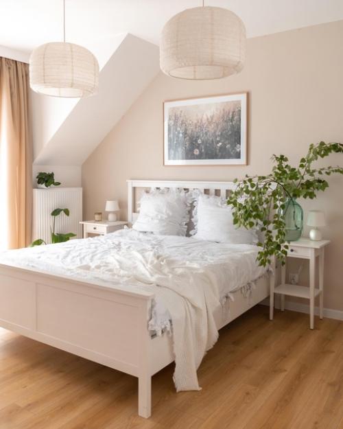 Дизайн этого дома ещё раз доказывает, что настроение, атмосферу и красоту интерьер получает благодаря декору. 02