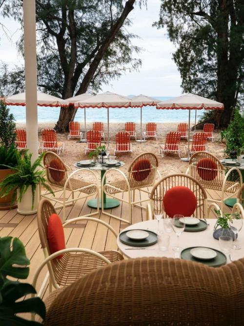 Цвет, текстура и пышная зелень: отель в Паттайе. 05