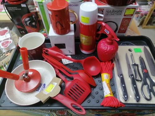 Красный цвет в интерьере - это всегда сочно, ярко, вкусно. 06