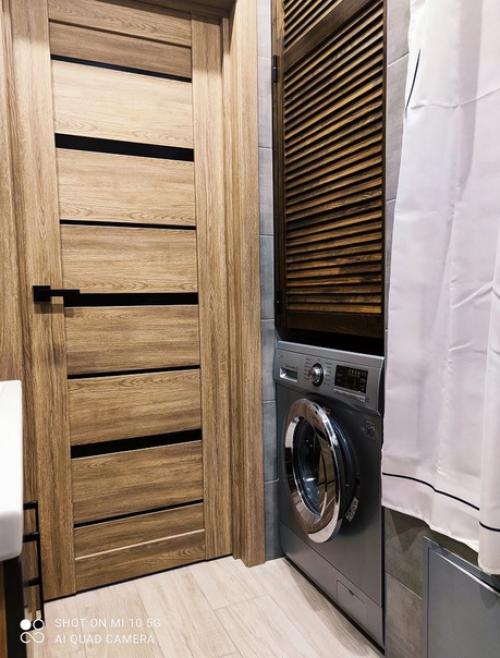 Современный интерьер совмещенного санузла в квартире молодого холостяка. 08