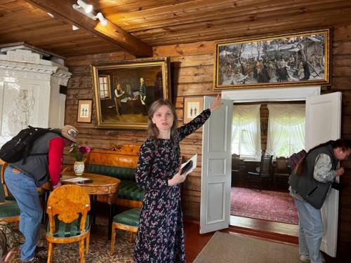 Суворова люблю почти как родного, как Пушкина, например. 02