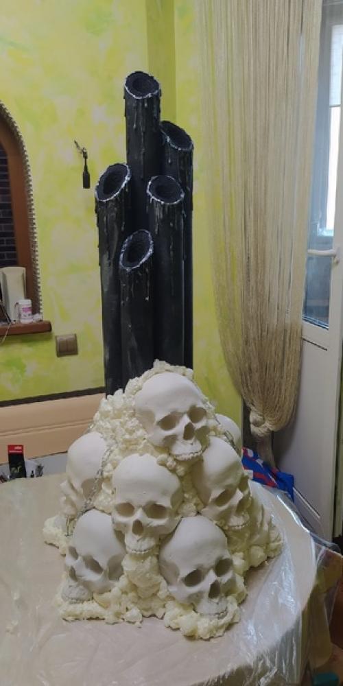 Наконец - то, приблизилась к завершению декора по мотивам картины Апофеоз Войны. 05