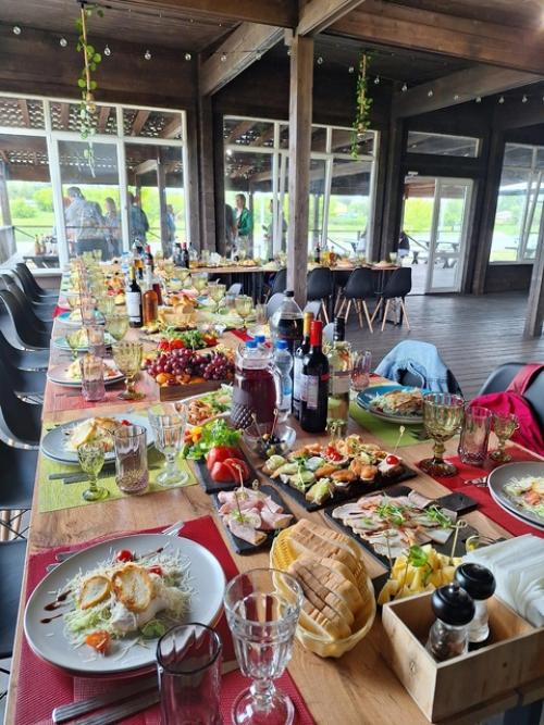 В нашем кафе кафе Mazur Craft возможно проведение самых ярких и знаменательных событий. 03