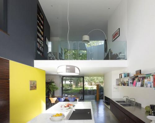 Смешение стилей в проекте Lens House от Alison Brooks Architects. 08