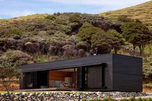 Небольшой современный загородный коттедж Storm от студии Fearon Hay. 01