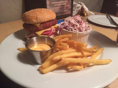 Посетили вчера новое заведение в центре TheУгол. 02