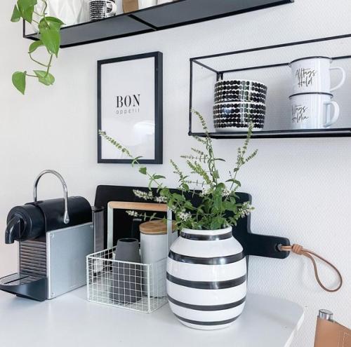 Лишь в том случае, если вы хотите придать характер своему интерьеру, хорошо бы найти что-то, что будет бросаться в глаза. 03