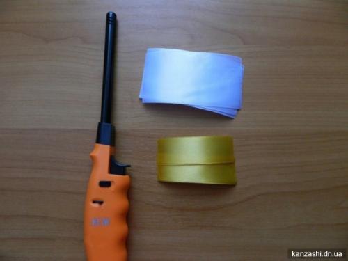 Каллы канзаши. В современном интерьере квартиры часто используют искусственные цветы, которые отличаются натуралистичностью и неприхотливостью. 02