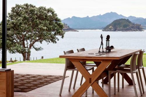 Небольшой современный загородный коттедж Storm от студии Fearon Hay. 03