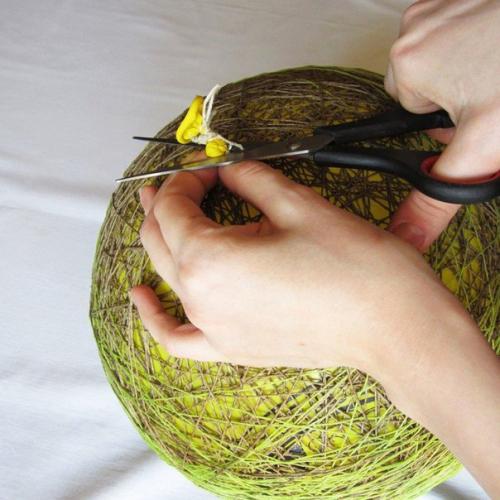 Как сделать абажур из ниток. 06