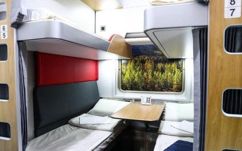 Осенью РЖД получит первые плацкарты и купе с душевыми и розетками.