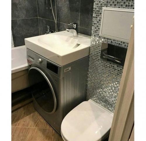 Нужен совет:  Санузел у нас маленький, планируем установить вот такого плана стиралку + мойка сверху. 03